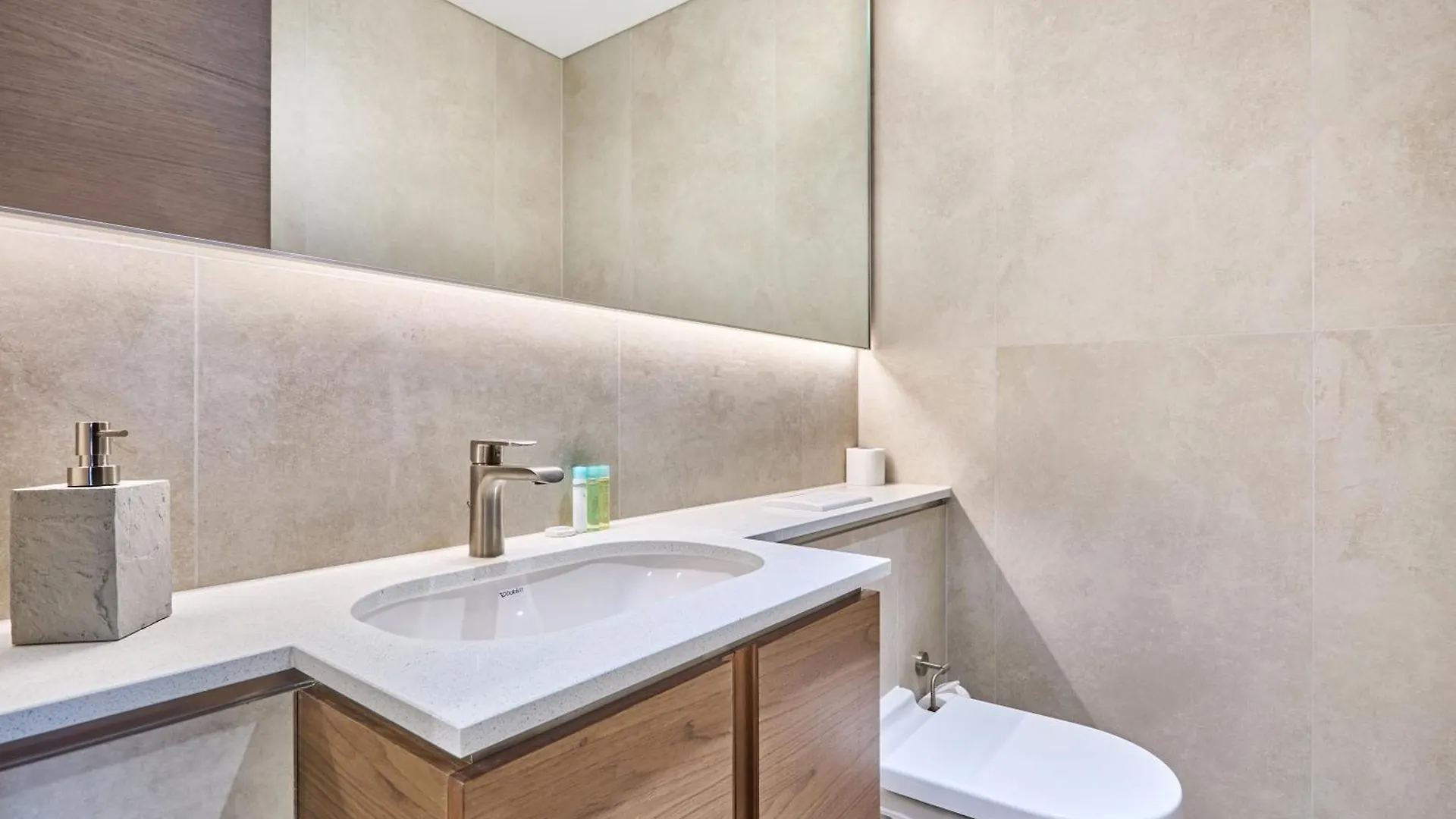 Stay By Latinem Luxury 1Br Holiday Home Cvg 3304 Near Burj Khalifa Dubaï